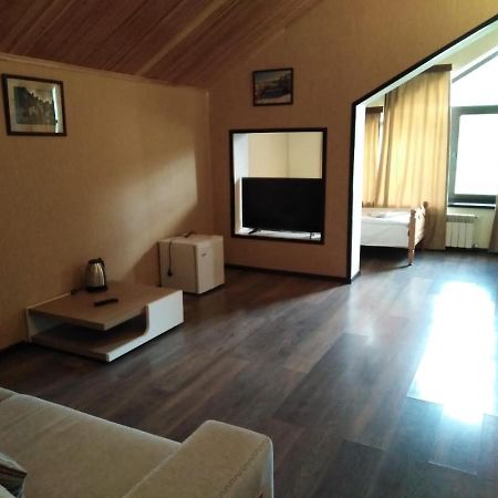 Xutorok Hotel & Restaurant Chilegir Zewnętrze zdjęcie