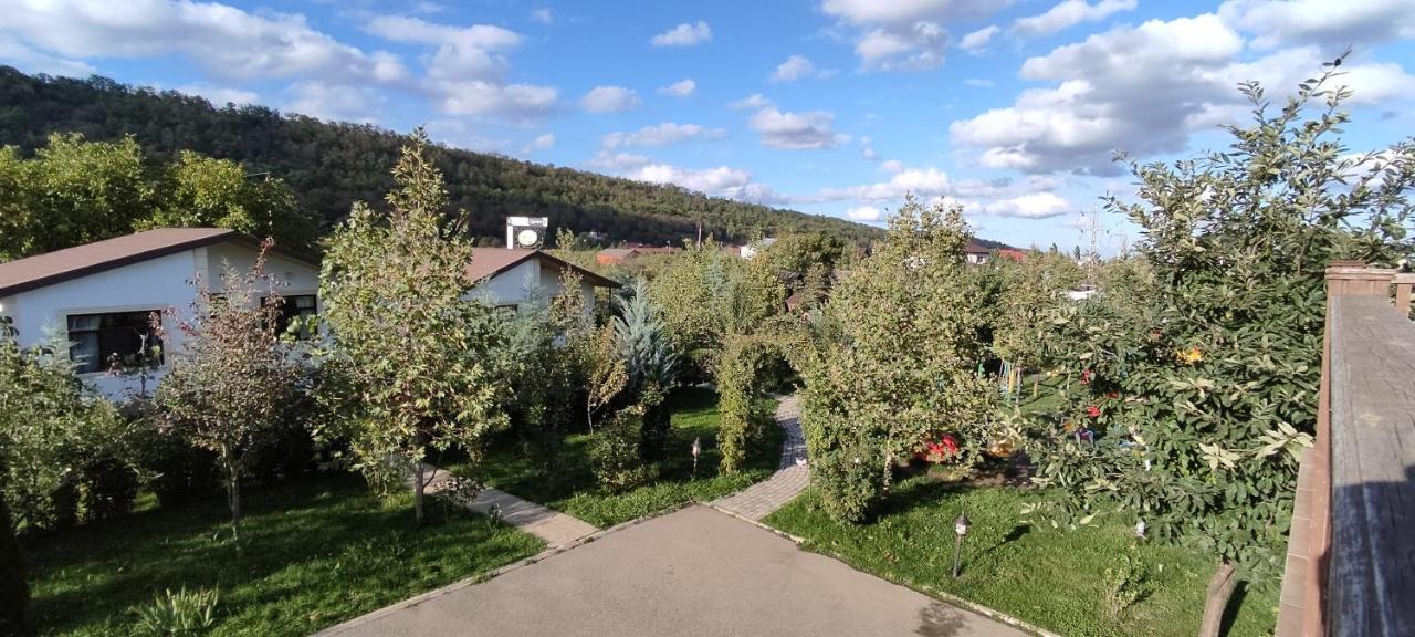 Xutorok Hotel & Restaurant Chilegir Zewnętrze zdjęcie