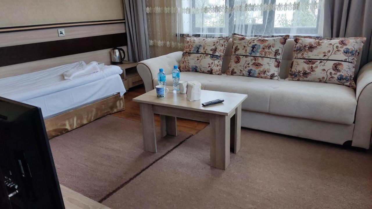 Xutorok Hotel & Restaurant Chilegir Zewnętrze zdjęcie