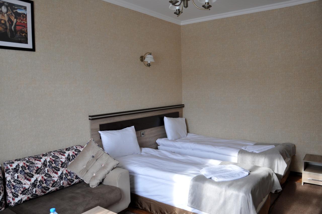 Xutorok Hotel & Restaurant Chilegir Zewnętrze zdjęcie