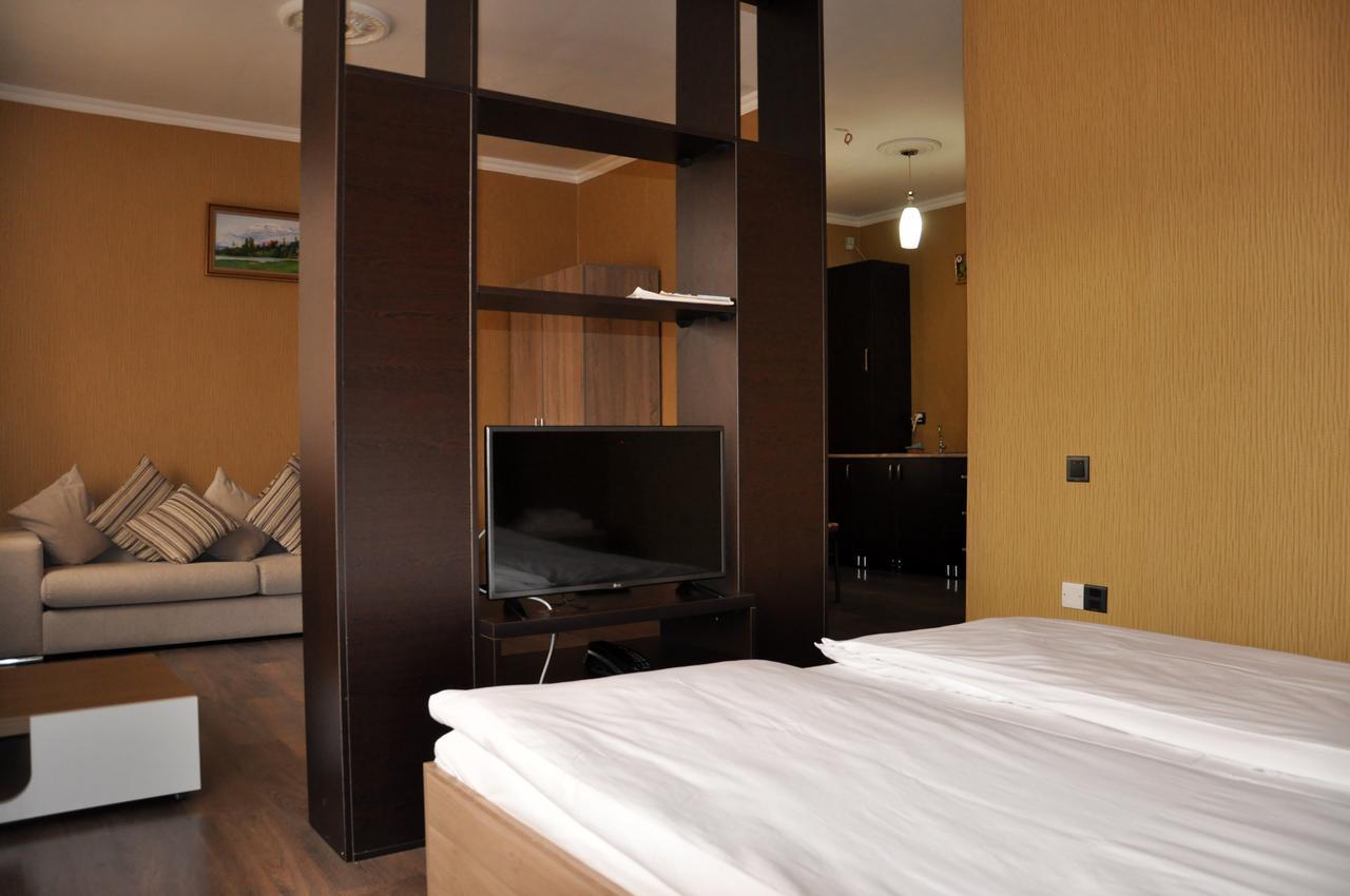 Xutorok Hotel & Restaurant Chilegir Zewnętrze zdjęcie
