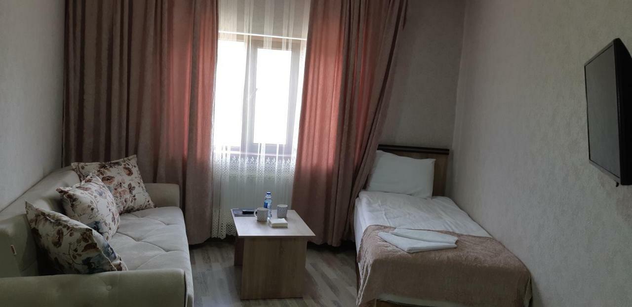 Xutorok Hotel & Restaurant Chilegir Zewnętrze zdjęcie